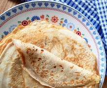 white and blue ceramic plate